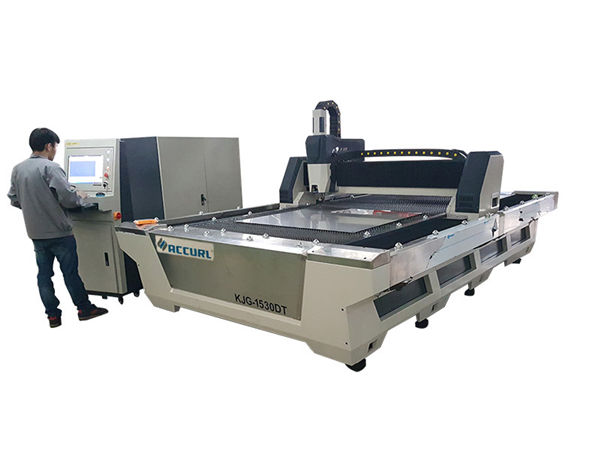 가득 차있는 동봉하는 cnc 섬유 레이저 절단기 1000w 1080nm 레이저
